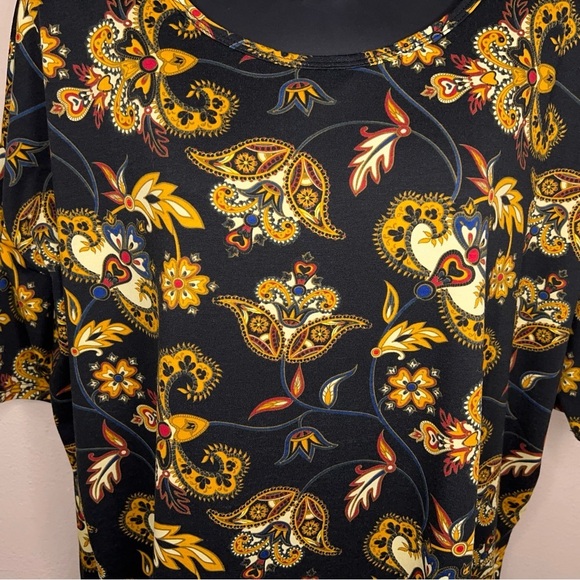 New Small LuLaRoe Black Gold Paisley Print Tee Irma Colorful Stretch Oversized - Picture 6 of 16